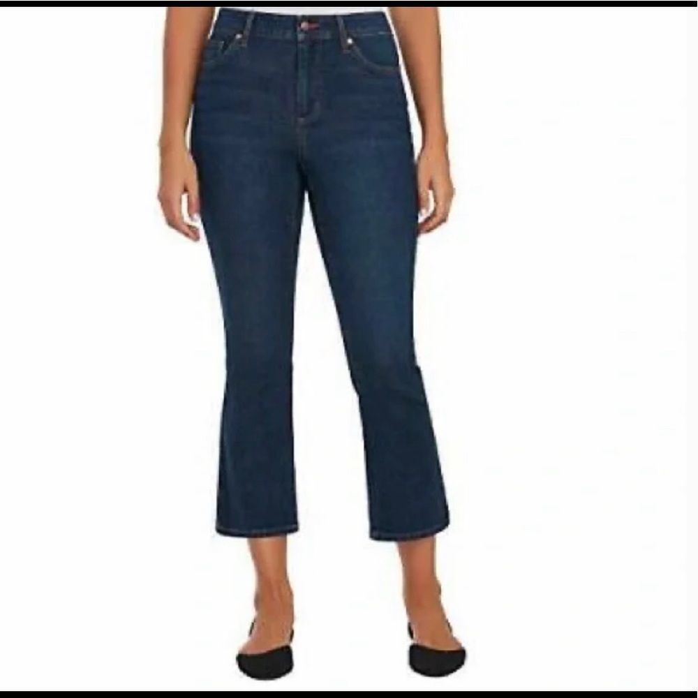 🔴 2 for $25 Chaps - mid rise crop kick size 4
